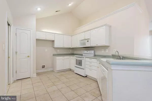 Fredericksburg, VA 22407,6255 AUTUMN LEAF DR