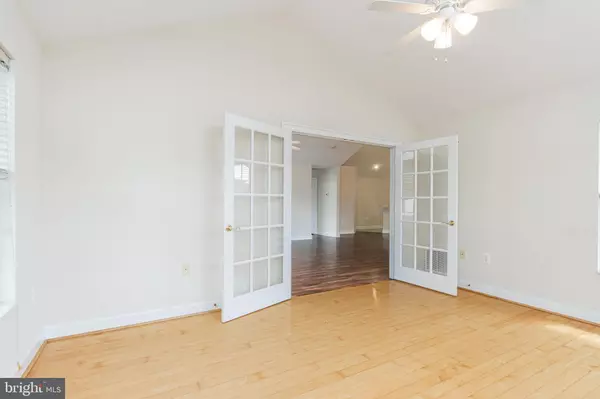 Fredericksburg, VA 22407,6255 AUTUMN LEAF DR