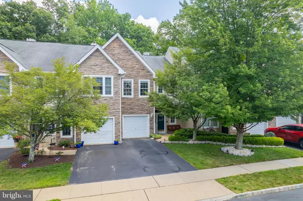 Old Bridge, NJ 08857,8 AMBER DR