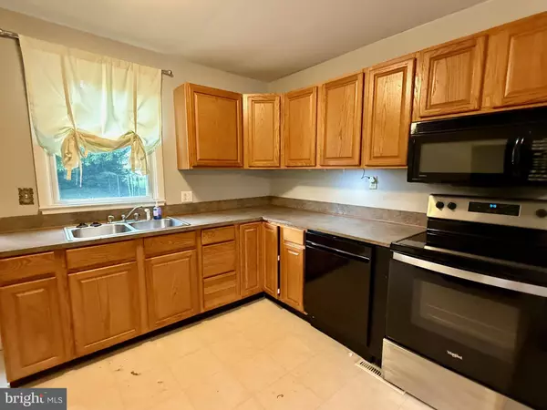 Solomons, MD 20688,215 LANGLEY LN
