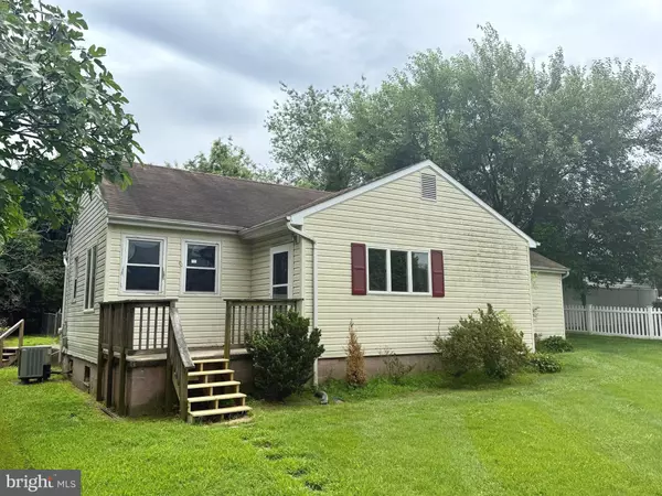 Solomons, MD 20688,215 LANGLEY LN