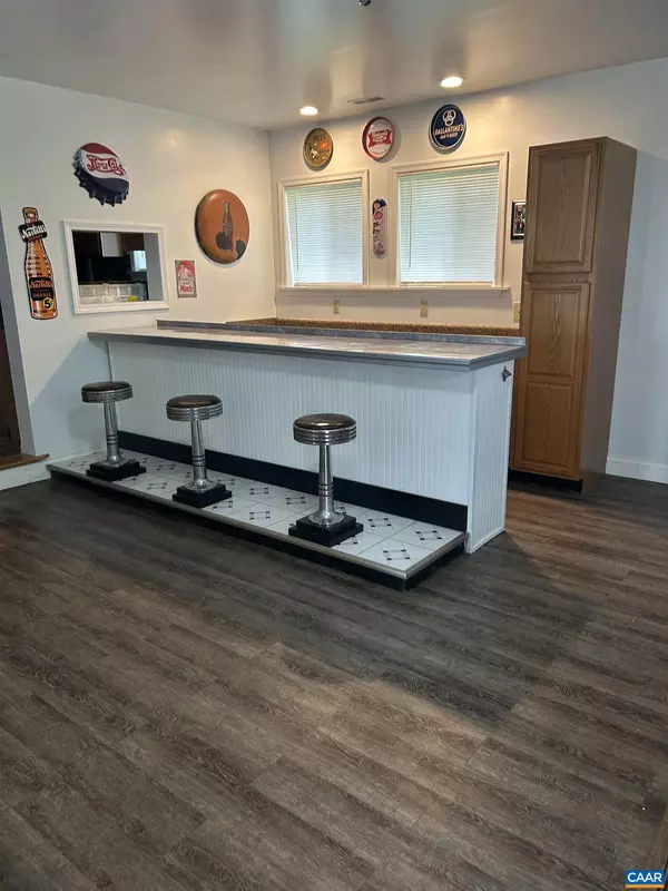 Buckingham, VA 23921,897 WILLOW LAKE RD