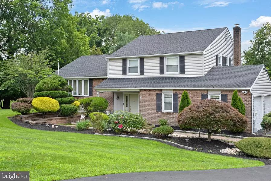 67 WOODLAND DR, Southampton, PA 18966