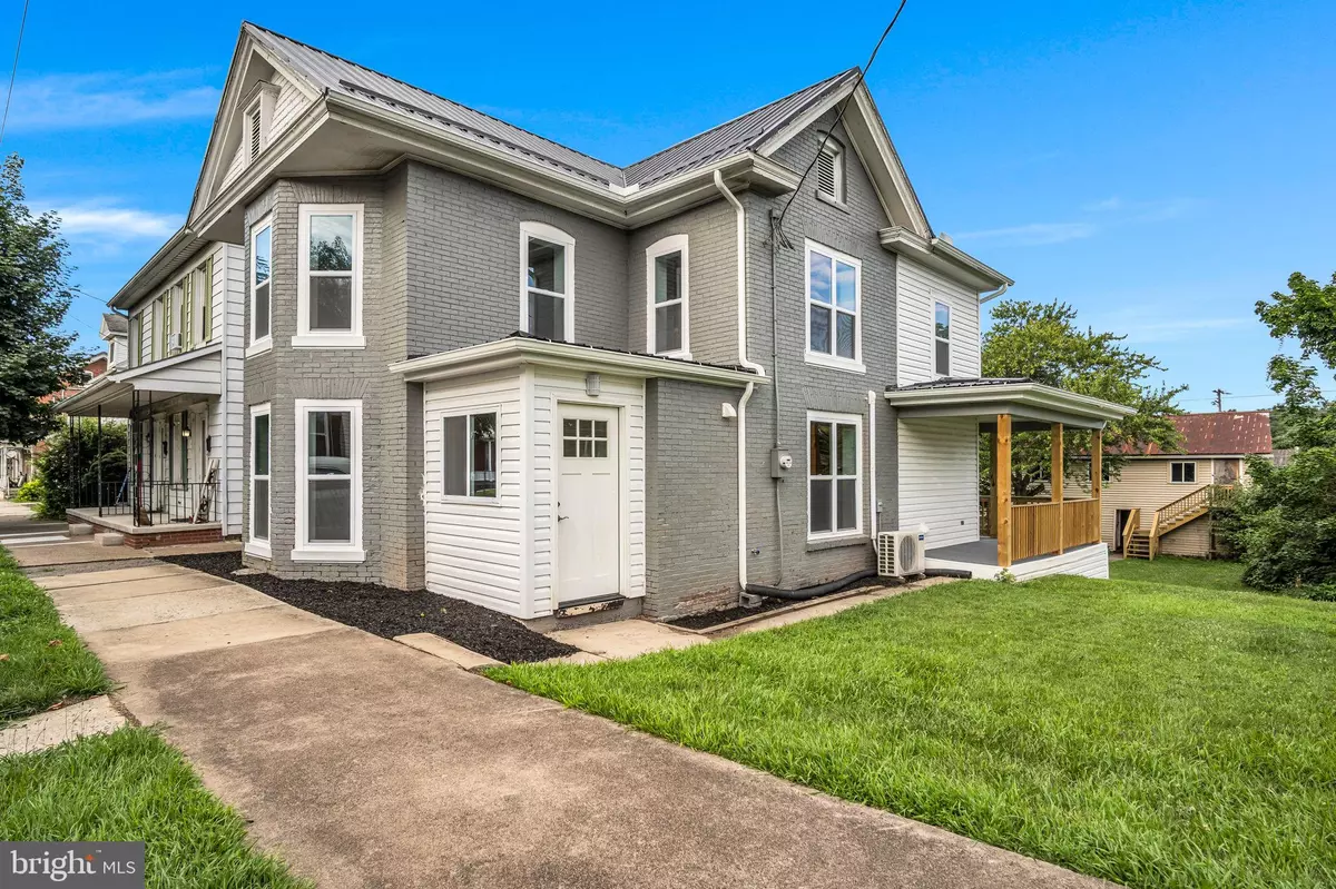 Newport, PA 17074,428 N 4TH ST