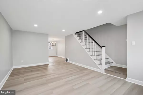 Glenolden, PA 19036,1074 CEDARWOOD RD