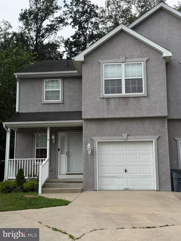 Blackwood, NJ 08012,4 JUNIPER LN