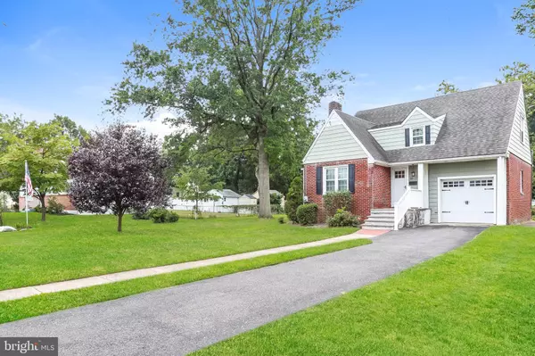 Delanco, NJ 08075,227 DELVIEW LN