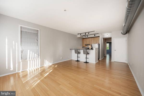 Philadelphia, PA 19128,182 GAY ST #502