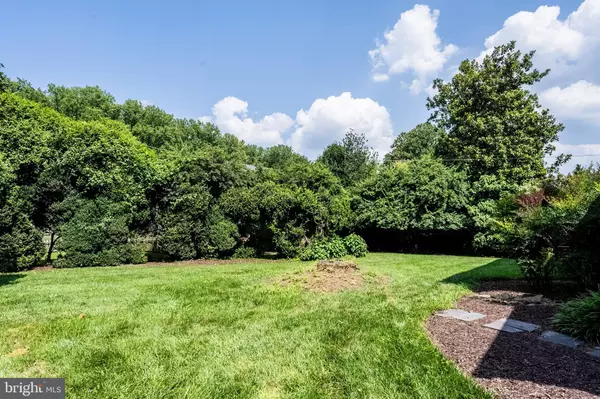 Vienna, VA 22180,437 GLYNDON ST NE