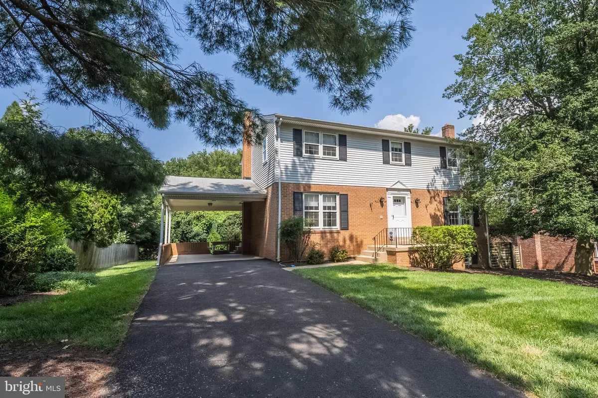 Vienna, VA 22180,437 GLYNDON ST NE