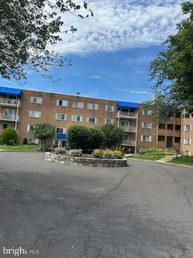 Philadelphia, PA 19116,300 BYBERRY RD #210