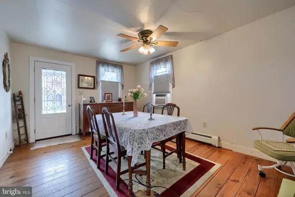 Emigsville, PA 17318,3244 N GEORGE ST