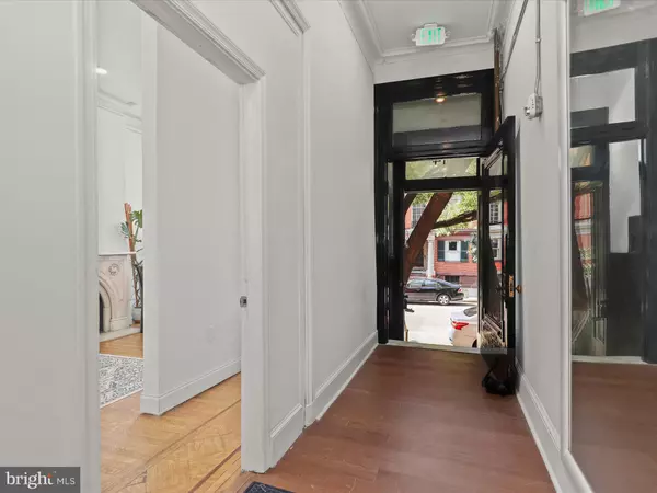 Baltimore, MD 21202,14 E READ ST