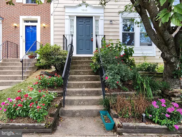 Centreville, VA 20121,5840 WESTWATER CT