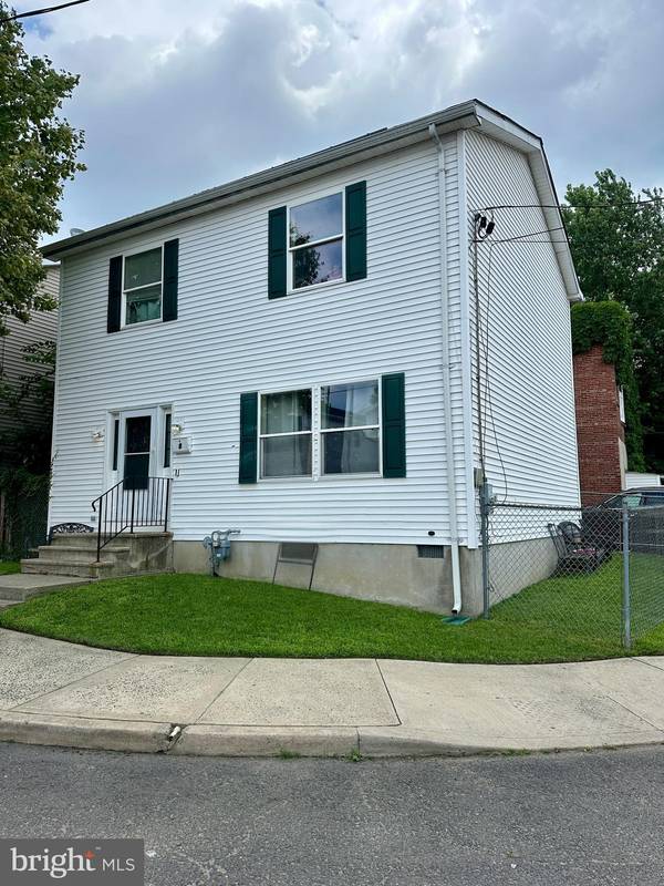 2 BARBARA ST, Trenton, NJ 08618
