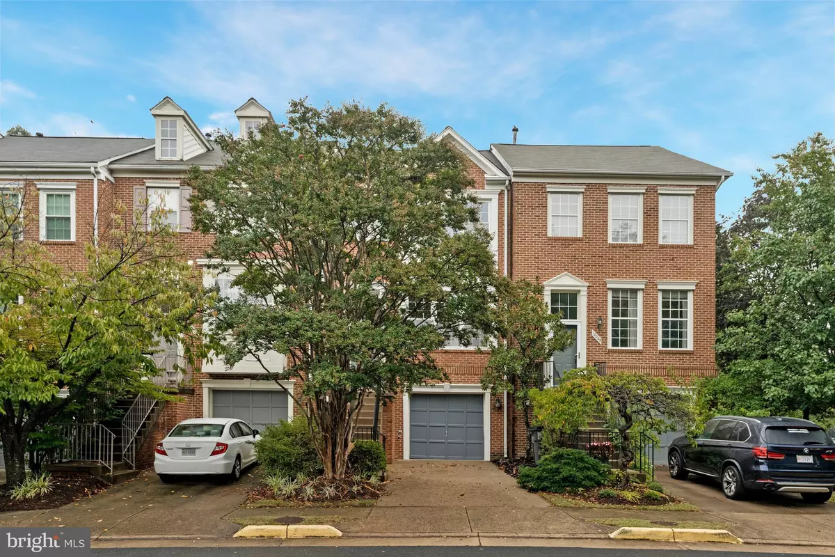 Reston, VA 20190,12033 EDGEMERE CIR