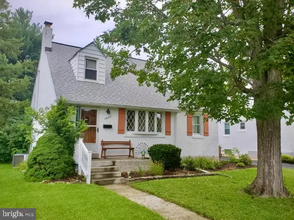 1203 VILLANOVA AVE, Folsom, PA 19033