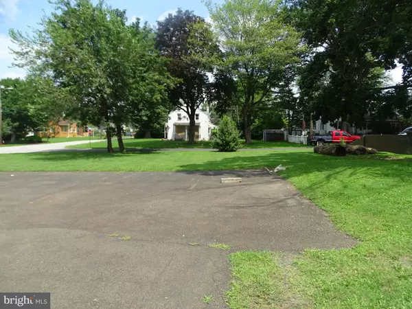 Feasterville Trevose, PA 19053,131 W STREET RD W