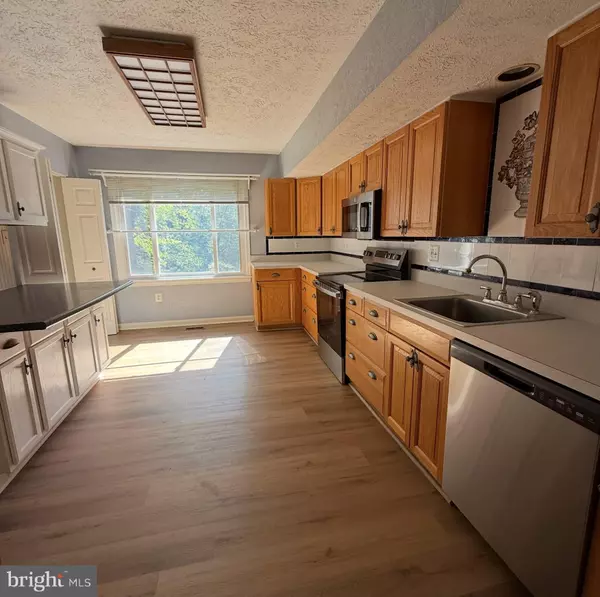 Dumfries, VA 22025,15723 EDGEWOOD DR