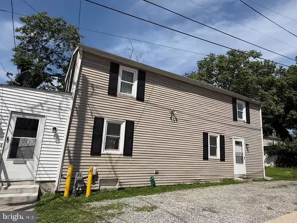York, PA 17401,221 KINGS MILL RD
