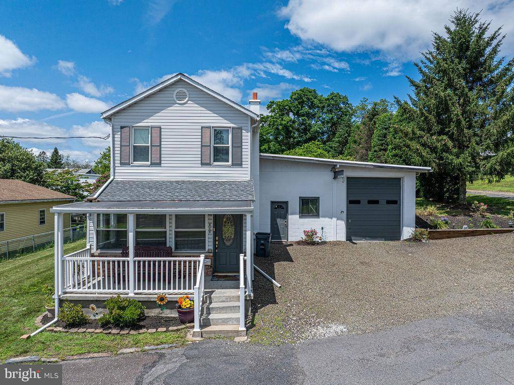 205 N. SCHOOL ST, Mount Carmel, PA 17851