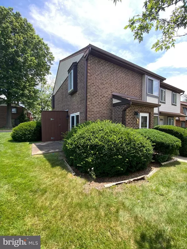 Newark, DE 19702,4002 GOLF VIEW DR DR #4002