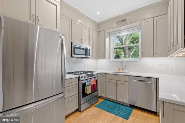 Washington, DC 20003,139 11TH ST SE