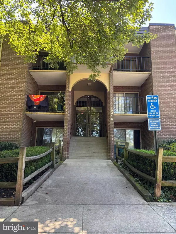 3314 WOODBURN VILLAGE DR #13, Annandale, VA 22003