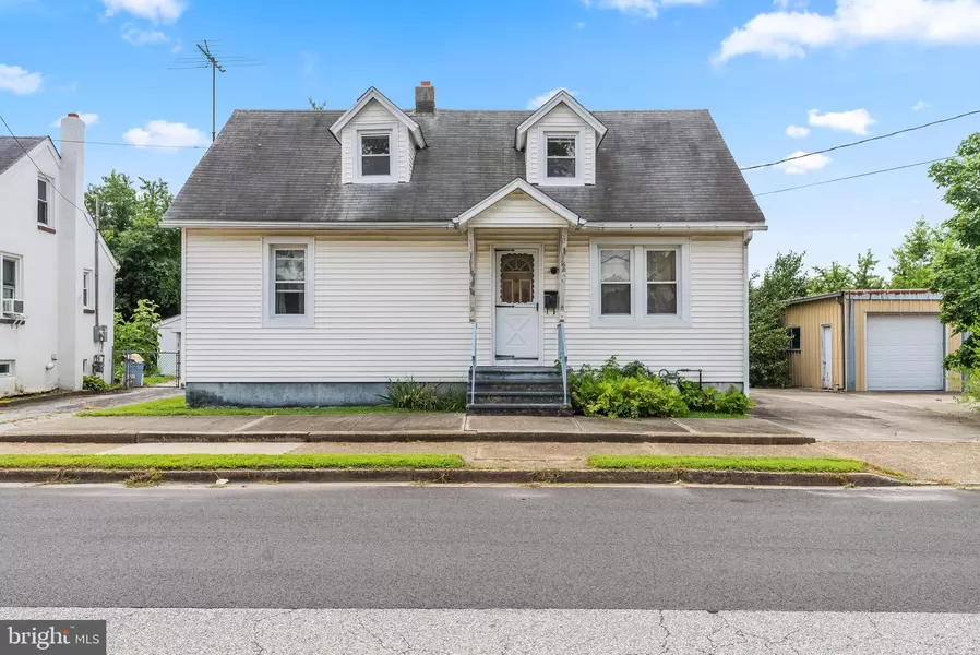 68 E HARMONY ST, Penns Grove, NJ 08069