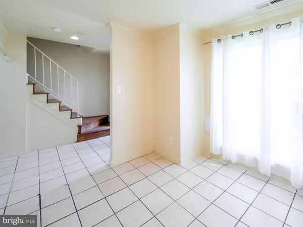 Stafford, VA 22554,10 OAK DR