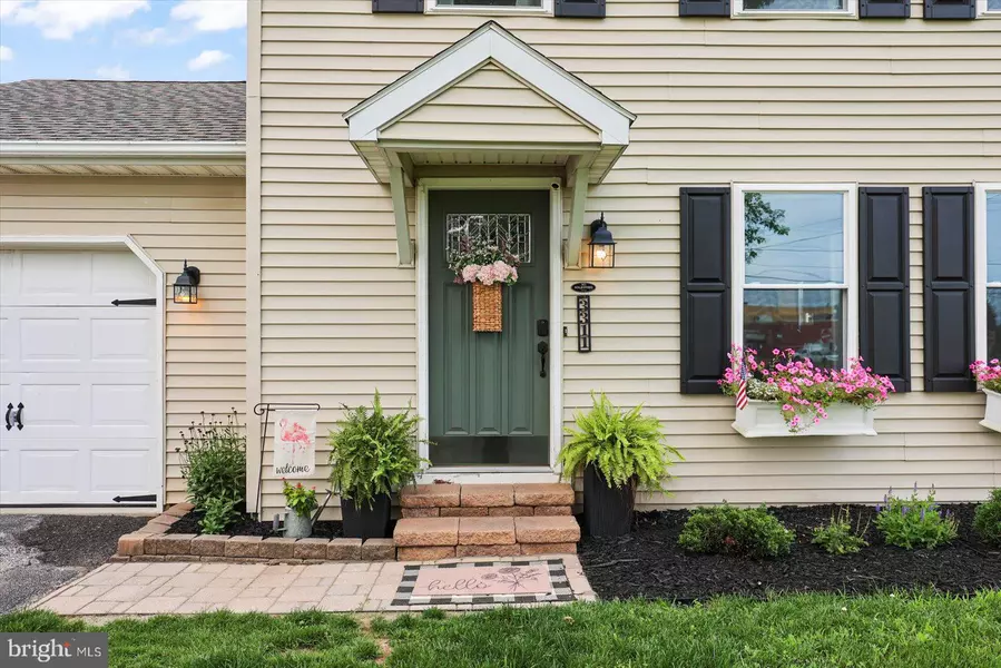 3311 FOX RUN RD, Dover, PA 17315
