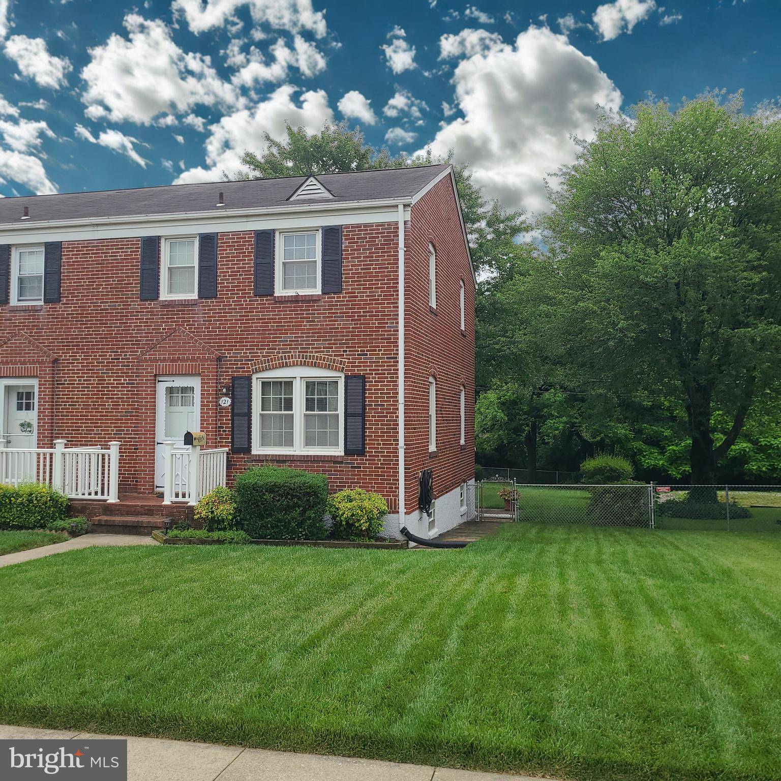 121 LYNDALE AVE, Baltimore, MD 21236