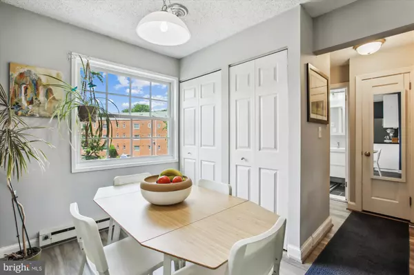 Alexandria, VA 22314,1612 W ABINGDON DR #202