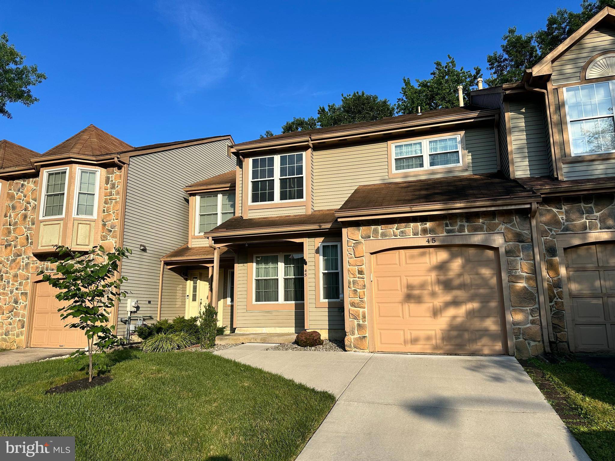 45 LAVISTER DR, Mount Laurel, NJ 08054