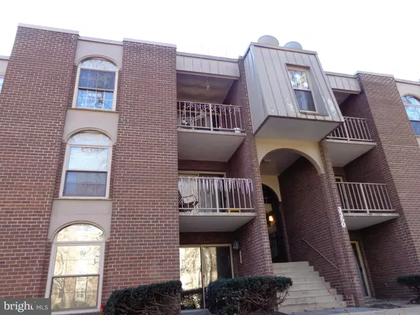 3350 WOODBURN RD #22, Annandale, VA 22003