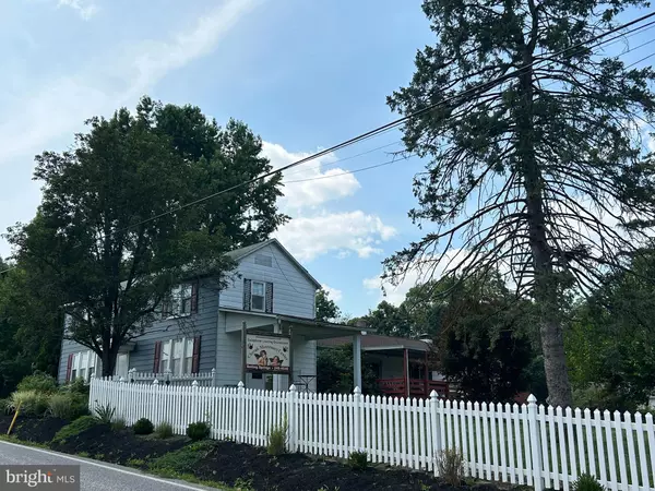 Boiling Springs, PA 17007,323 W 1ST ST