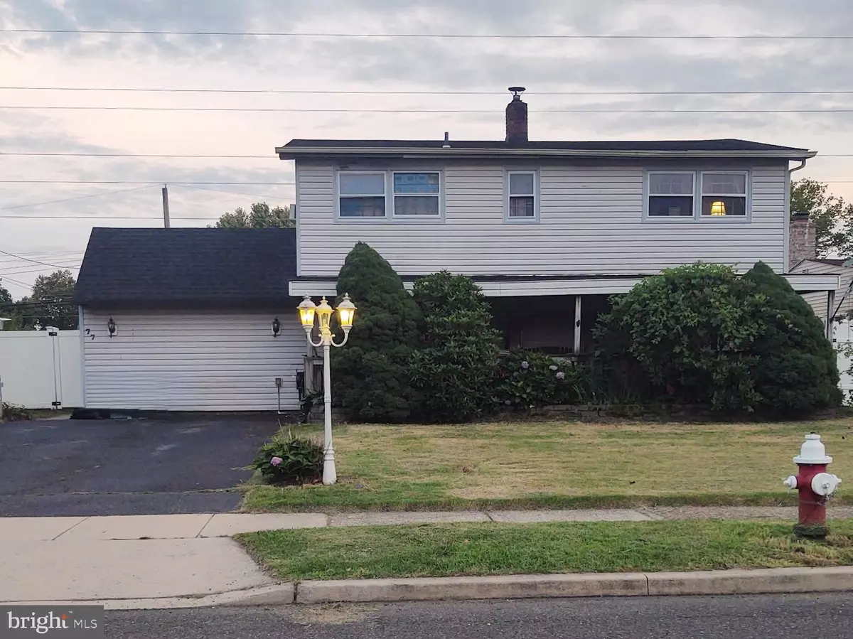 Levittown, PA 19054,77 NEW SCHOOL LN