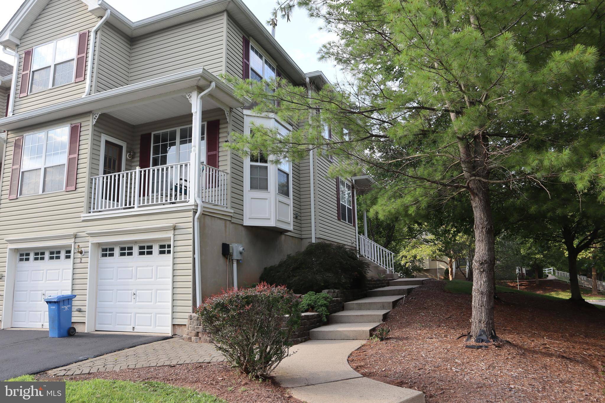 2 CHESTERFIELD CT, Flemington, NJ 08822