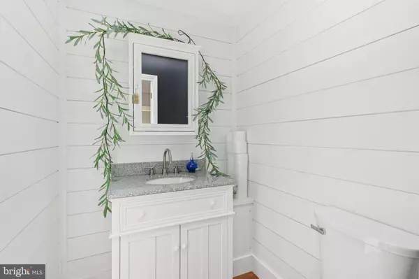 Edgewater, MD 21037,916 EDGEWOOD RD