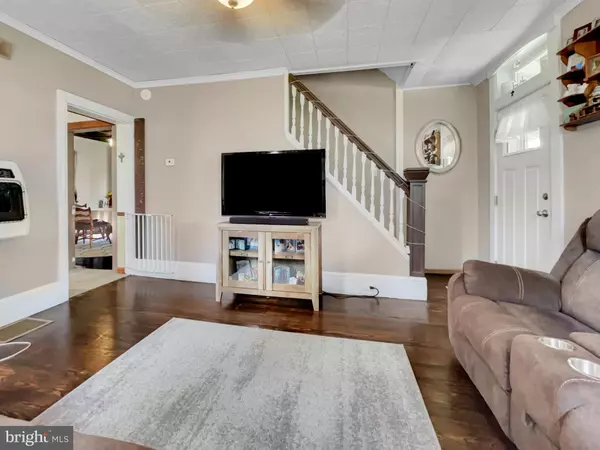 Royersford, PA 19468,718 WALNUT ST