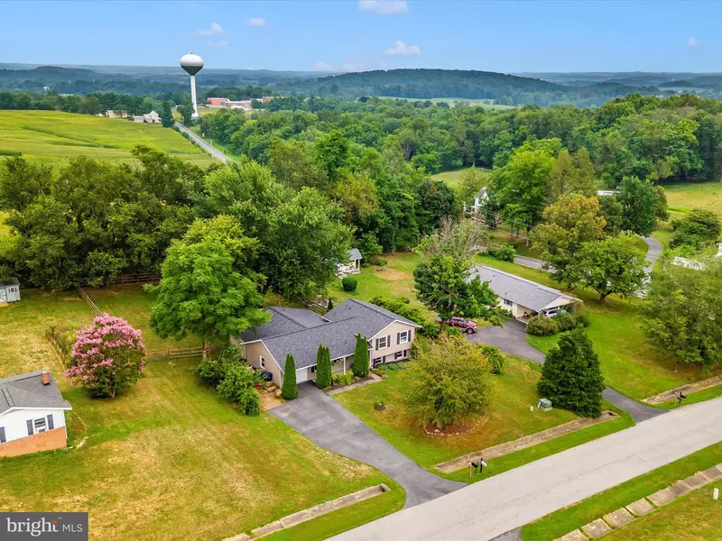 9204 OAK TREE CIR, Frederick, MD 21701