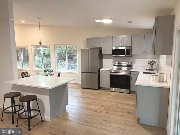 1544 HIDDENBROOK DR, Herndon, VA 20170