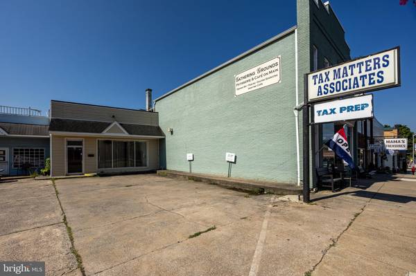 Luray, VA 22835,30 E MAIN ST