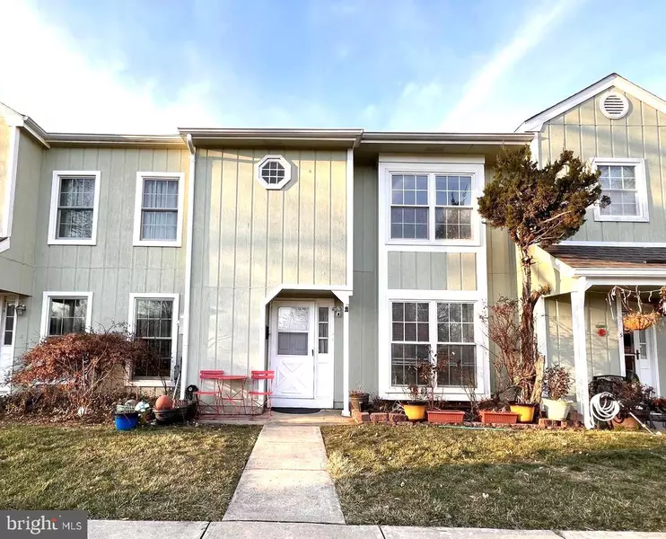 4 POND VIEW DR, Plainsboro, NJ 08536