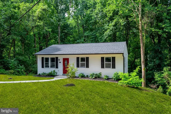 53 ARK RD, Lothian, MD 20711