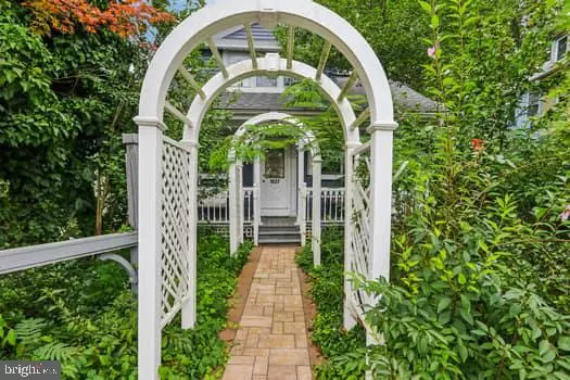 1637 PENNINGTON RD, Ewing, NJ 08618