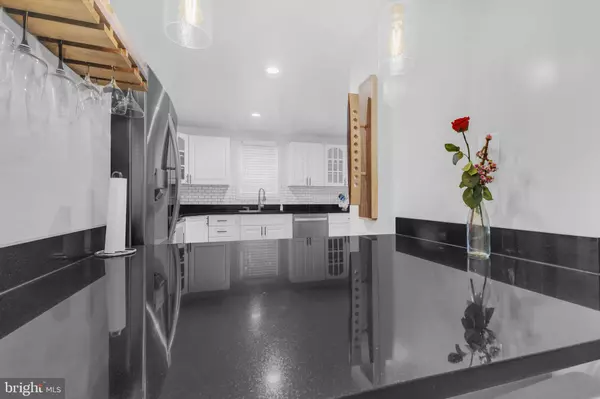 Alexandria, VA 22315,7113 LATOUR CT