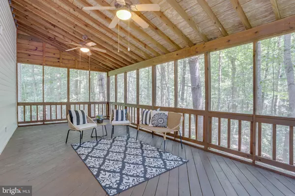 Fairfax Station, VA 22039,11841 CLARA WAY