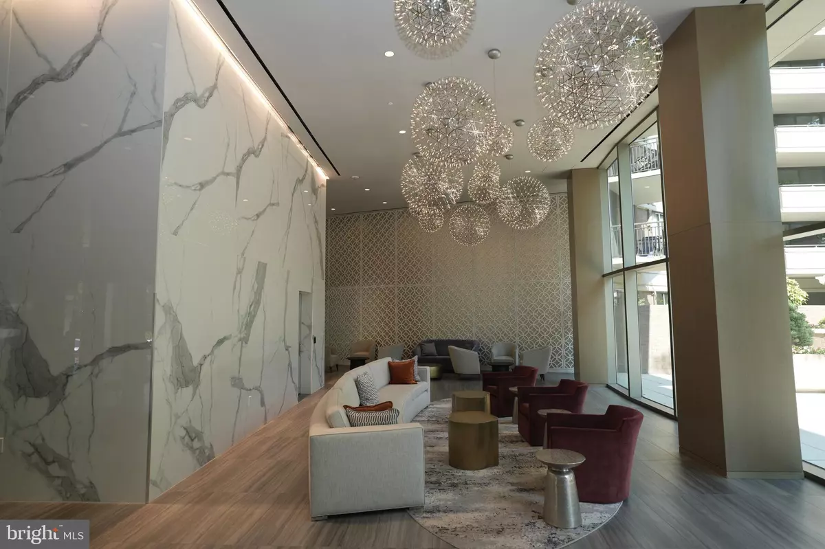 Chevy Chase, MD 20815,4620 N PARK AVE #202E