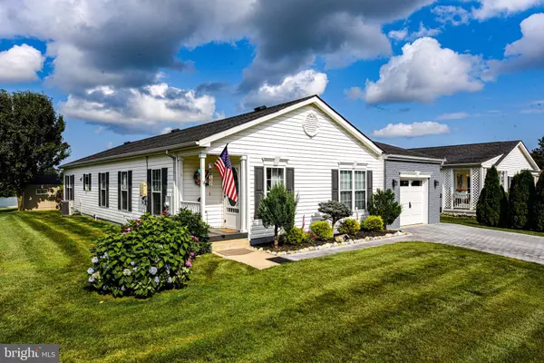 6 HILLSDALE CT, Manahawkin, NJ 08050